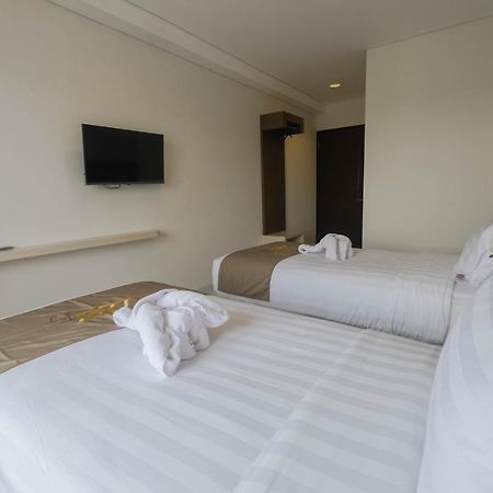 Cozzy Stay Hotel Semarang By Sinergi Eksteriør bilde