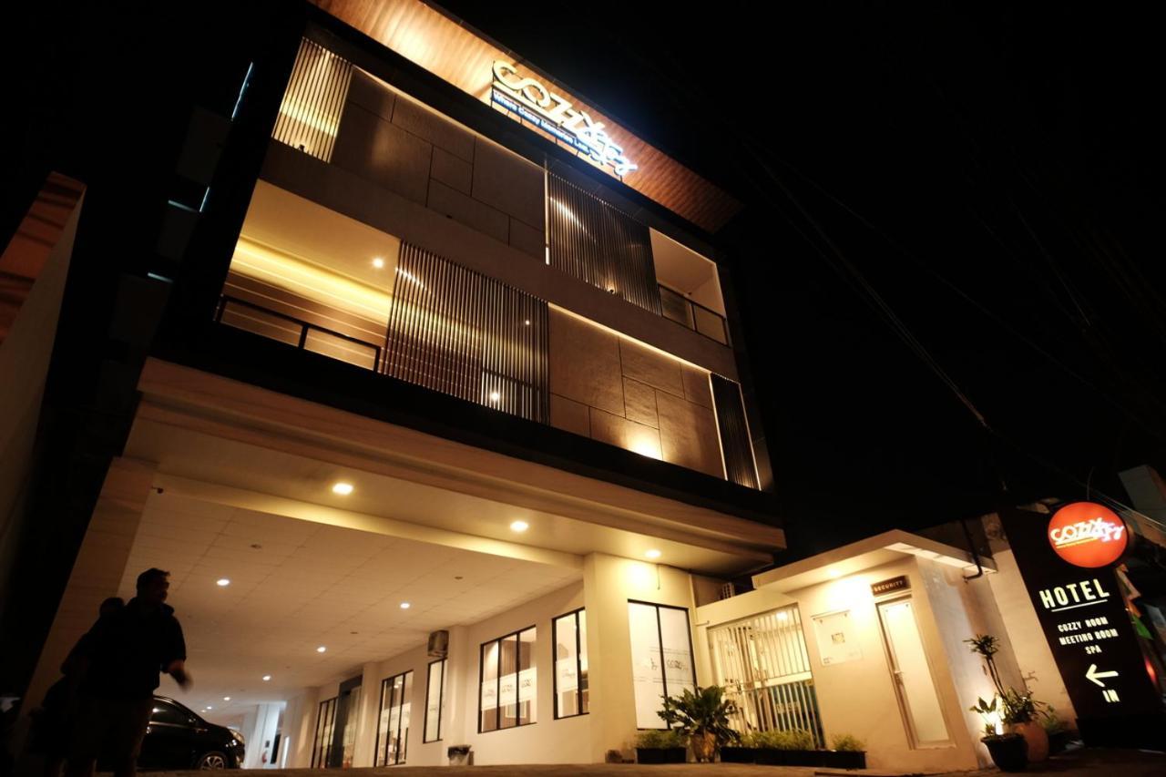 Cozzy Stay Hotel Semarang By Sinergi Eksteriør bilde